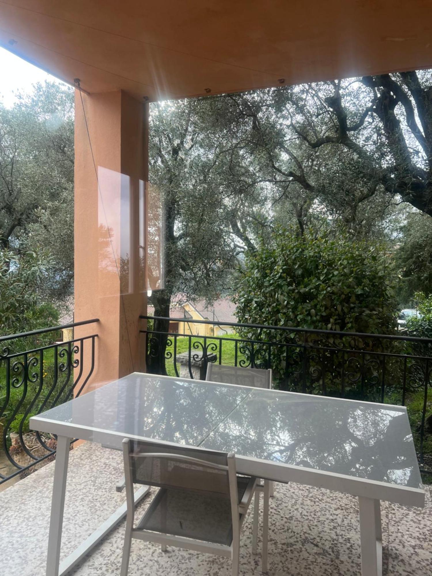 Bas De Villa Vue Mer Eze Village 外观 照片